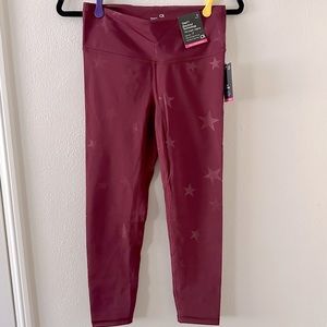 GapFit Blackout Technology 7/8 Length Legging - Burgundy Star Print - Size Small